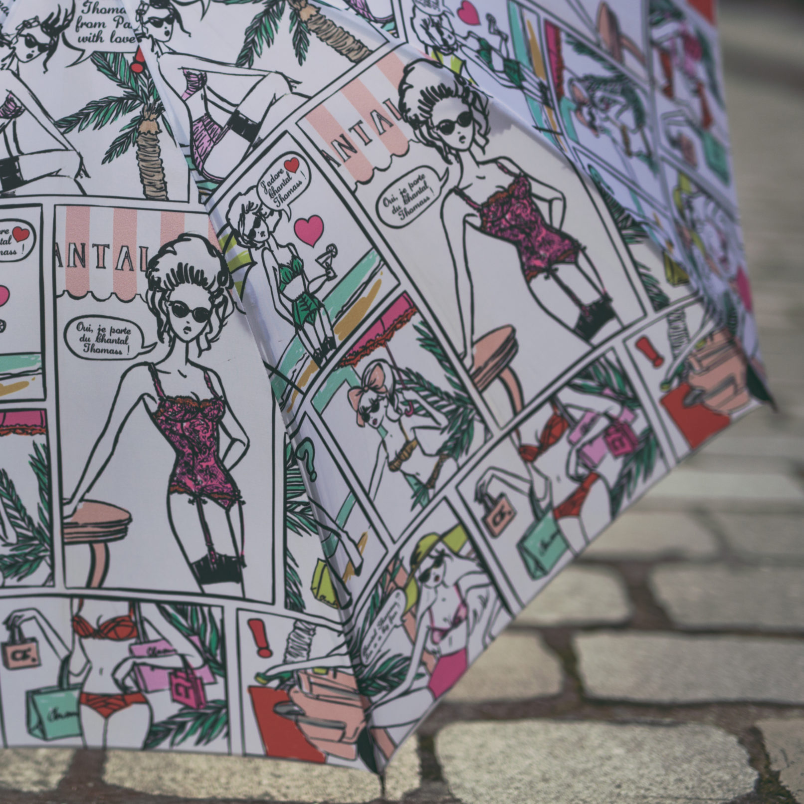 motif imprimé parapluie