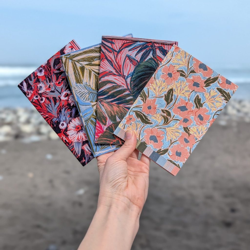 croquis pastel, motifs floraux, dessin, surface pattern design, carnets, papeterie, illustratrice